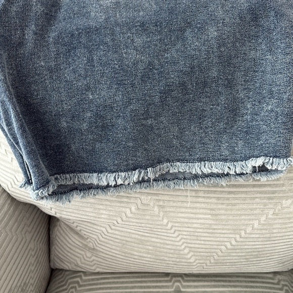 NWT Lane Bryant Distressed/Frayed Boyfriend Mid Rise Bermuda Shorts. Size 20 - Picture 6 of 15